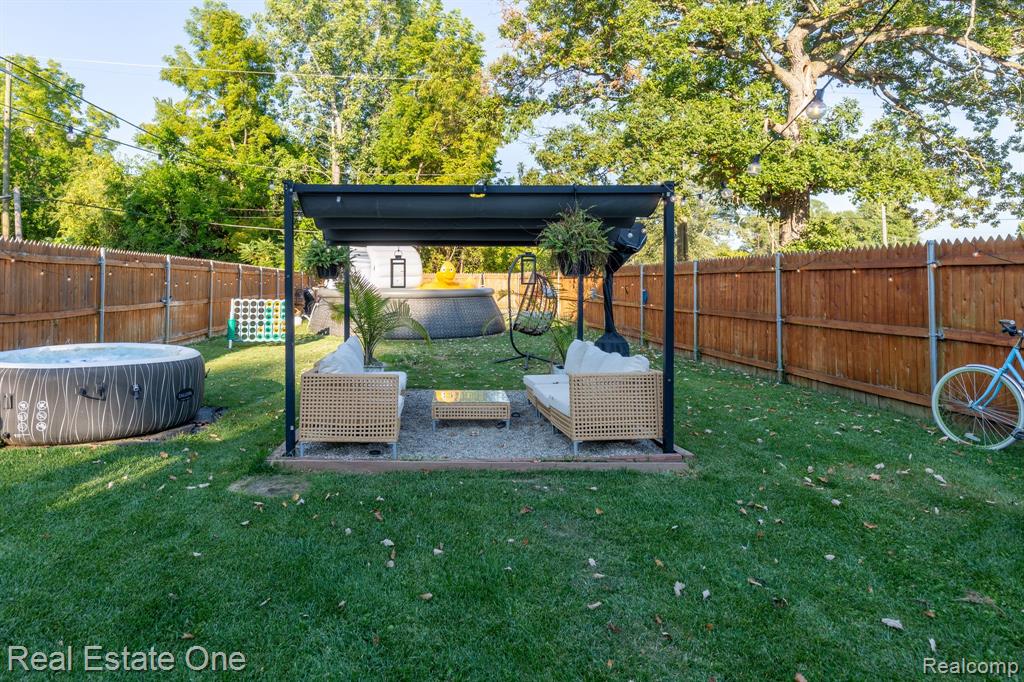 2420 FISCHER Street, Detroit, MI 48214 — Photo 36