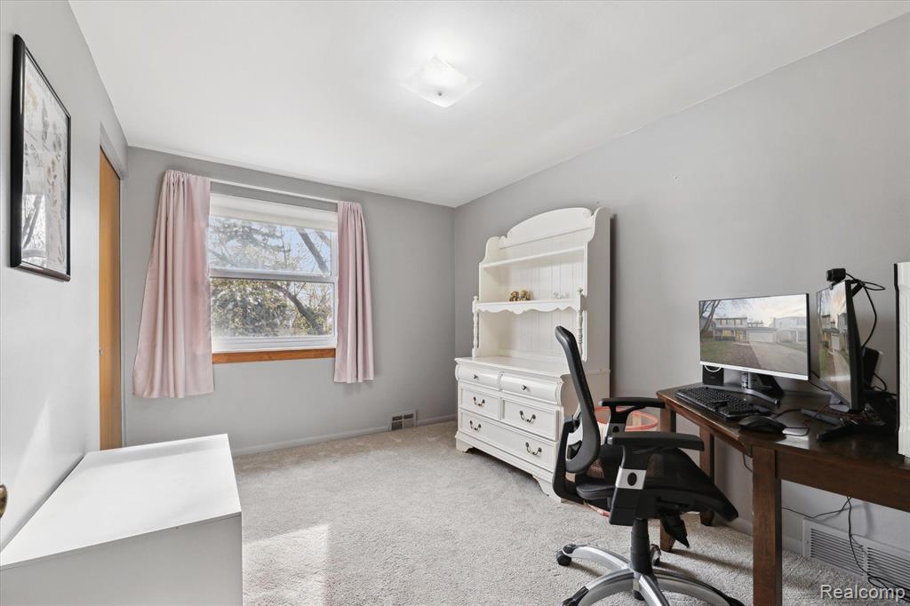 519 N MANITOU Avenue, Clawson, MI — Photo 29