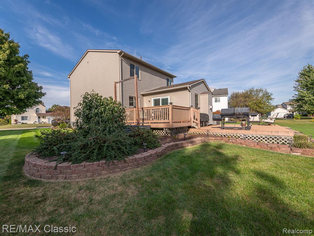 286 Waterlily, Whitmore Lake, MI 48189 — Photo 29