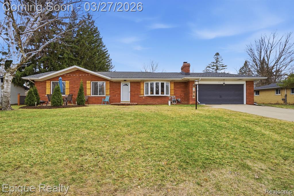 8102 Dungarvin Drive, Grand Blanc, MI 48439 — front exterior