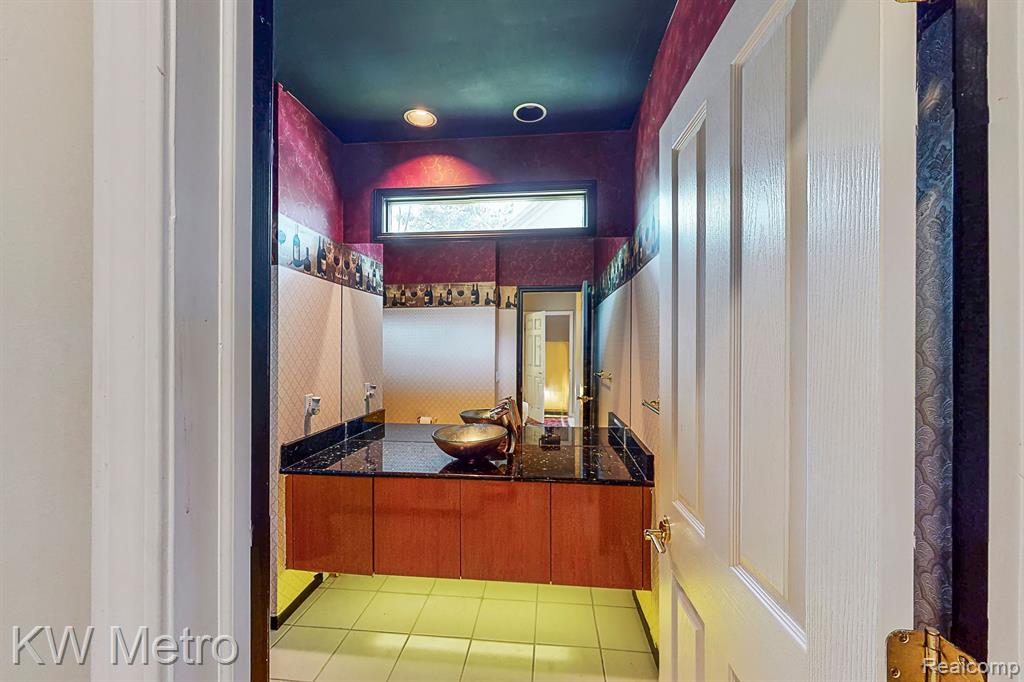 6657 Chelsea Bridge, West Bloomfield, MI — Photo 35
