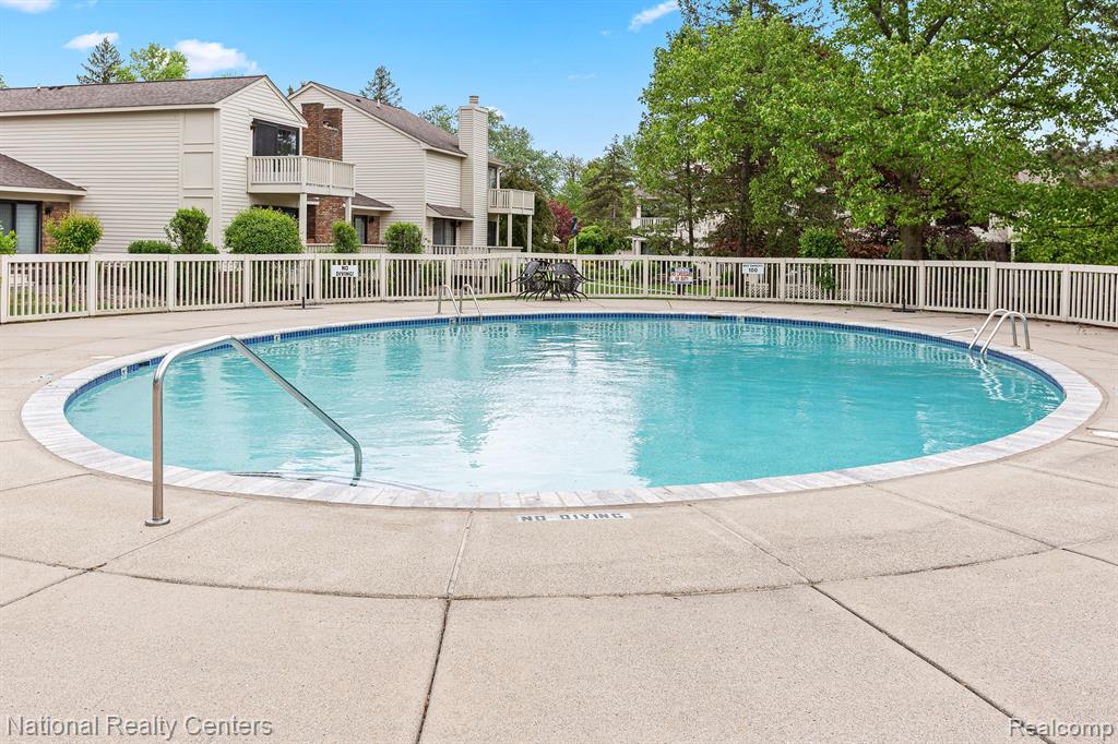 7207 Creeks Bend Drive, West Bloomfield, MI — Photo 56