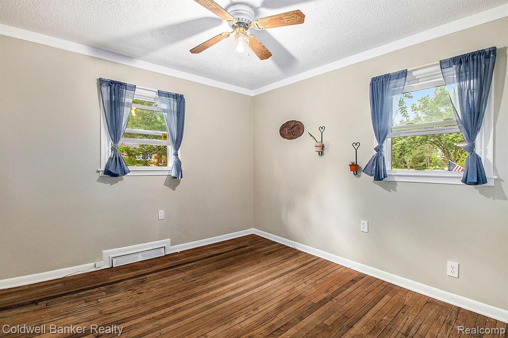 61722 FAIRLAND Drive, South Lyon, MI 48178 — Photo 17