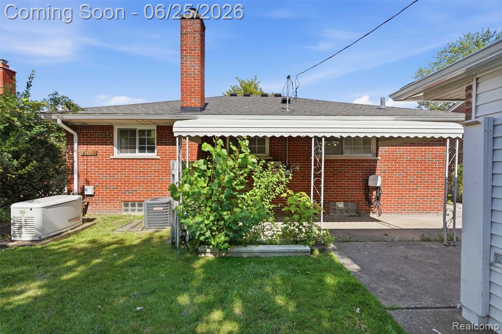 8585 Dixie Lane, Dearborn Heights, MI 48127 — Photo 35