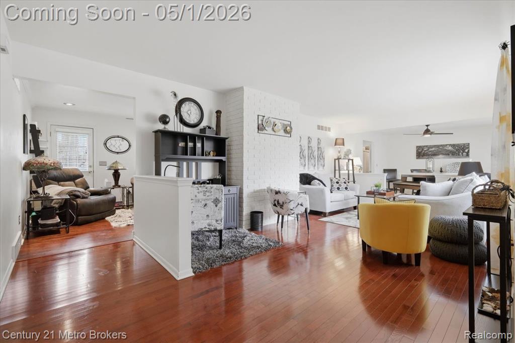 5060 Oneida Drive, Clarkston, MI 48348 — Photo 11
