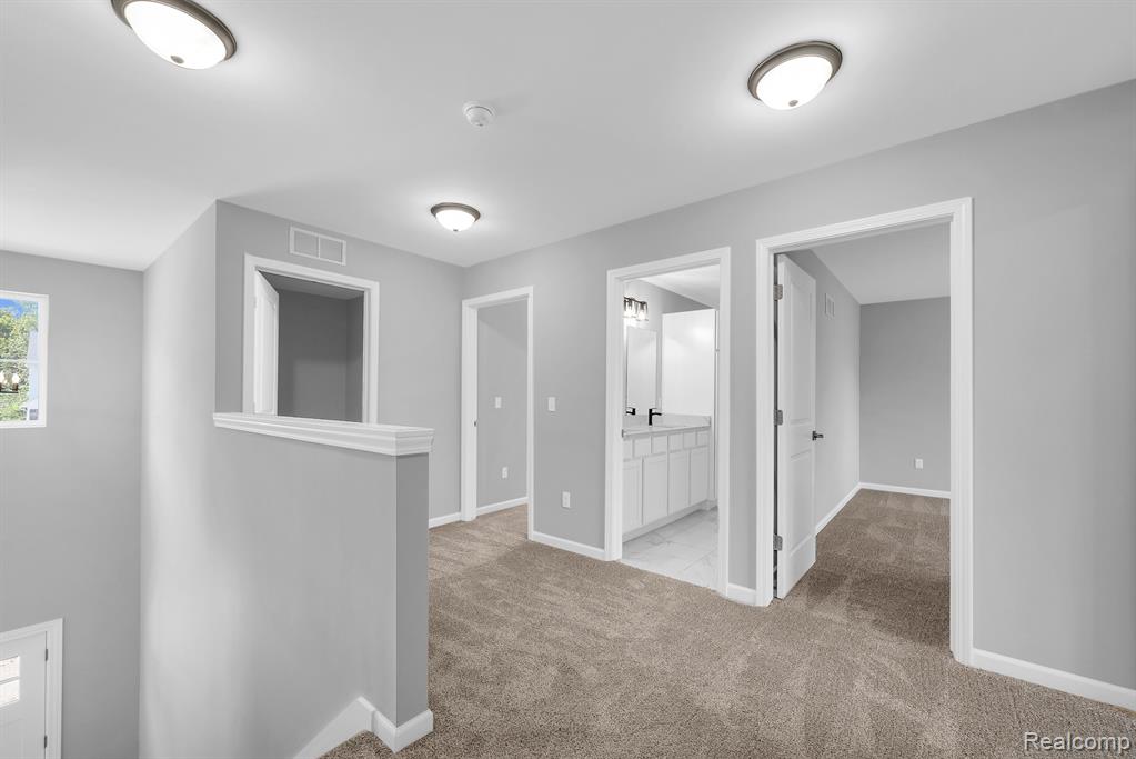 5240 Farmridge Lane, Grand Blanc, MI 48439 — Photo 13