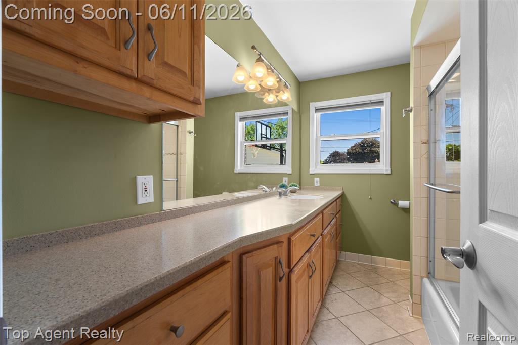 8908 Birkhill Drive, Sterling Heights, MI 48314 — Photo 15