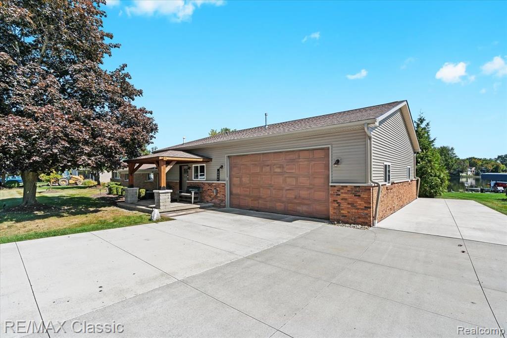 4806 Surfwood Drive, Commerce Twp, MI 48382 — Photo 5