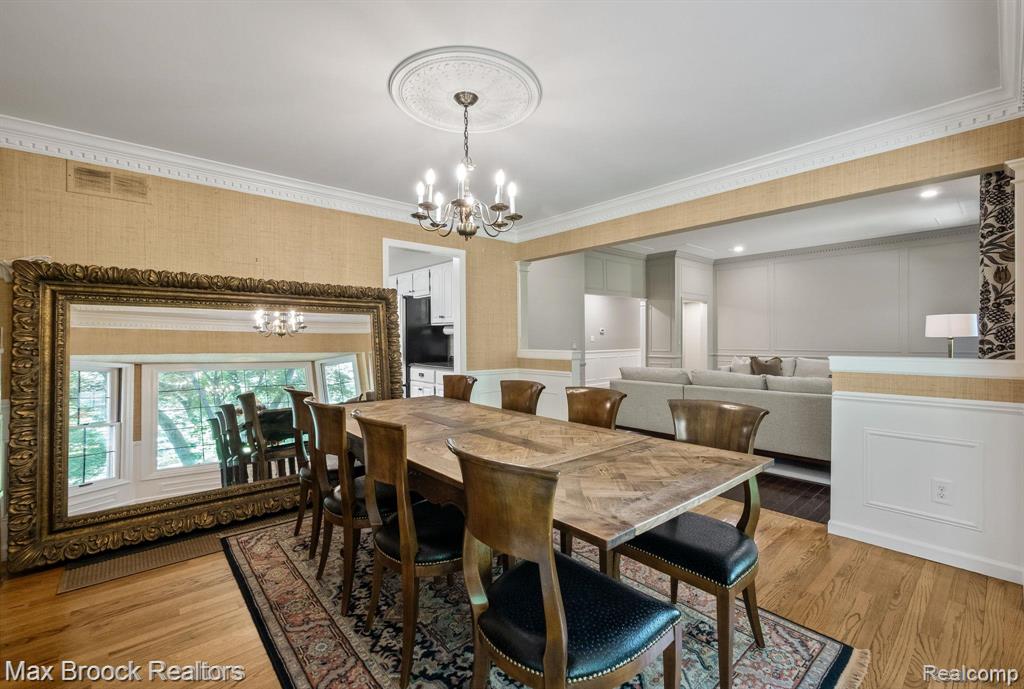 6082 N Shore Drive, West Bloomfield, MI 48324 — Photo 9
