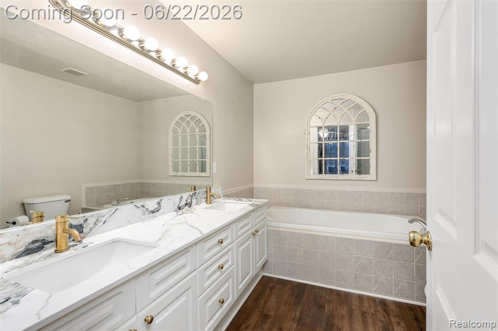 11 N Squirrel Road, Auburn Hills, MI 48326 — Photo 45