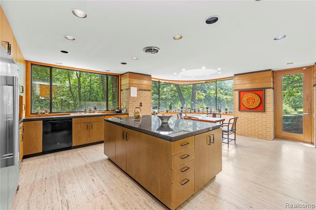 5035 Ponvalley Road, Bloomfield Hills, MI 48302 — Photo 10