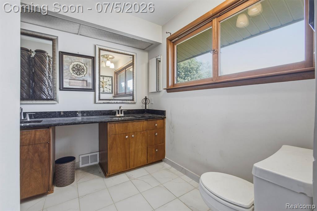 46 W Breitmeyer Place, Mount Clemens, MI 48043 — Photo 24