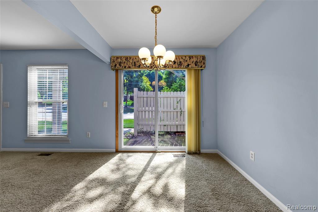 7613 Woodview Drive, 46, Waterford, MI 48327 — Photo 5