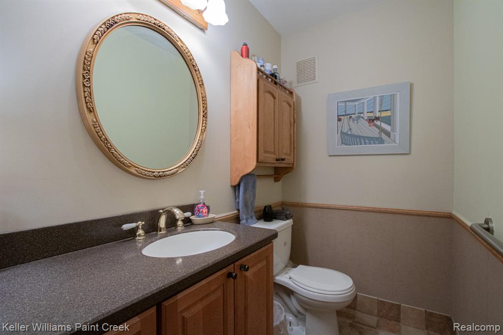 19170 Dawnshire Drive, Brownstown, MI 48193 — Photo 19