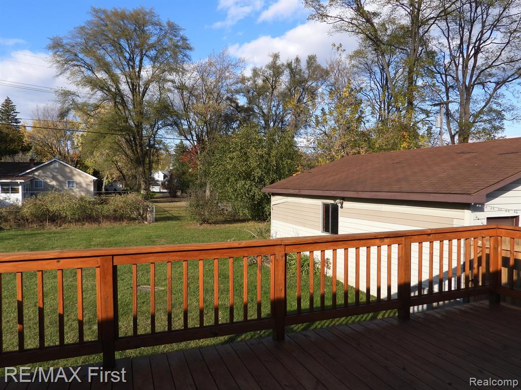5522 PLEASANT Drive, Waterford, MI 48329 — Photo 15