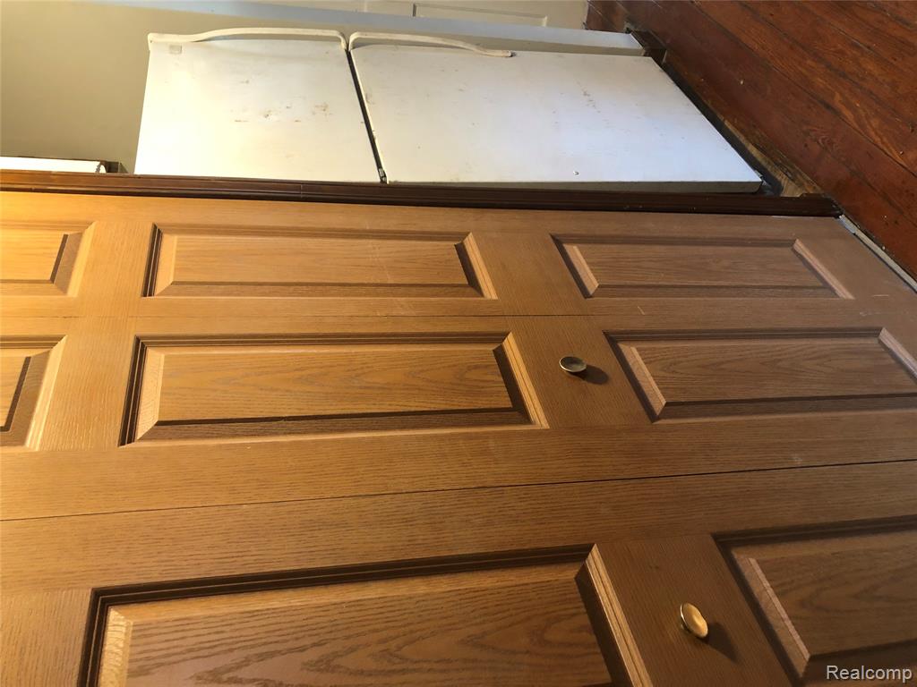 8304 Arlis Street, Commerce Twp, MI 48382 — Photo 9