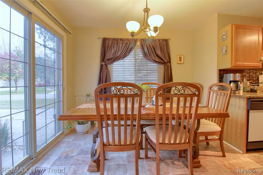 2759 Maple Forest Drive, Wixom, MI 48393 — Photo 12