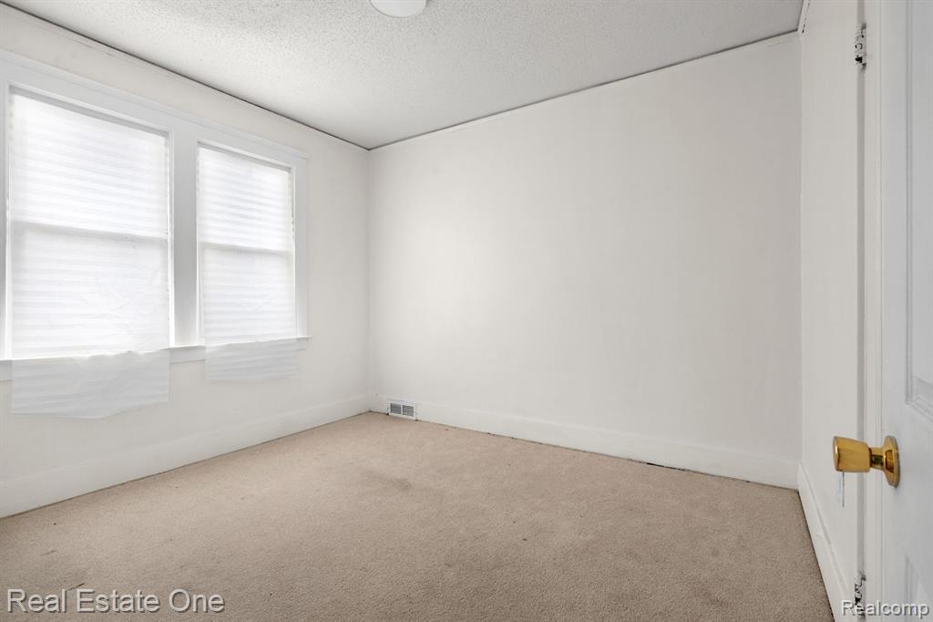 5370 SEEBALDT Street, Detroit, MI 48204 — Photo 20