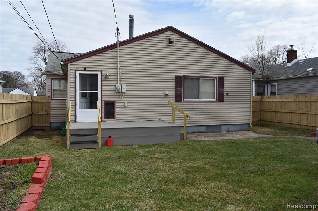 26103 Palmer Boulevard, Madison Heights, MI 48071 — Photo 22