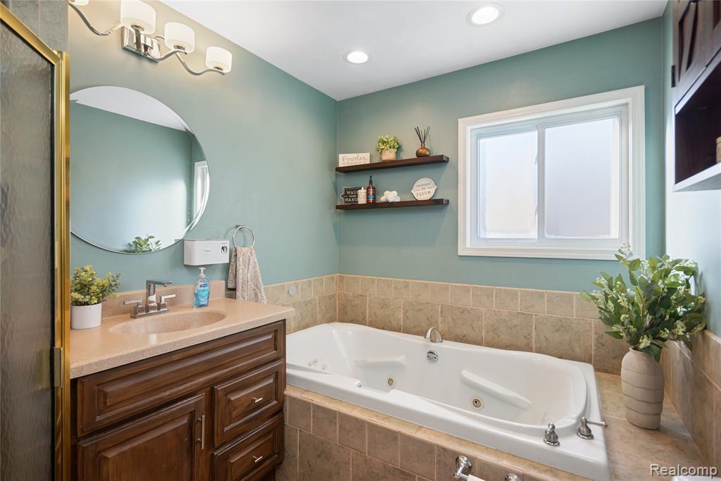 43818 Palisades Drive, Canton, MI 48187 — Photo 12