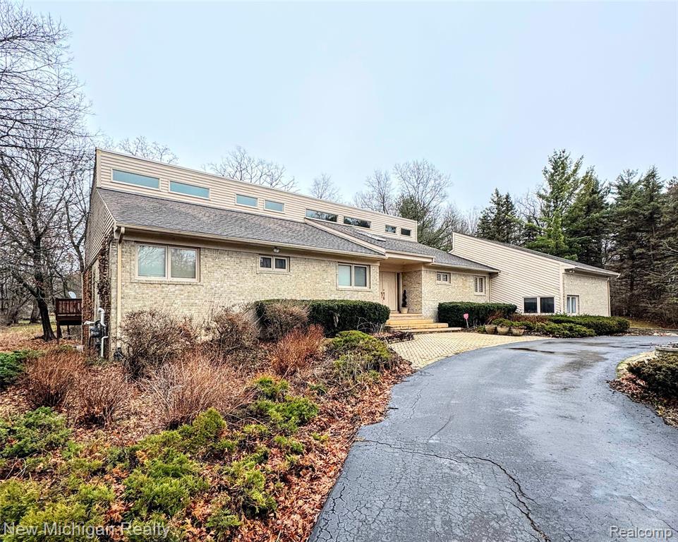 3989 S Shore Drive, Commerce Twp, MI 48382 — Photo 3