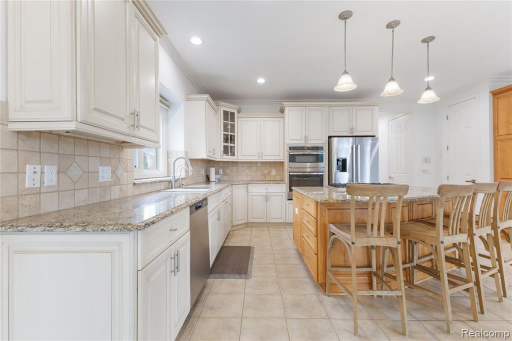 21675 Medallion Court, Macomb, MI 48044 — Photo 18