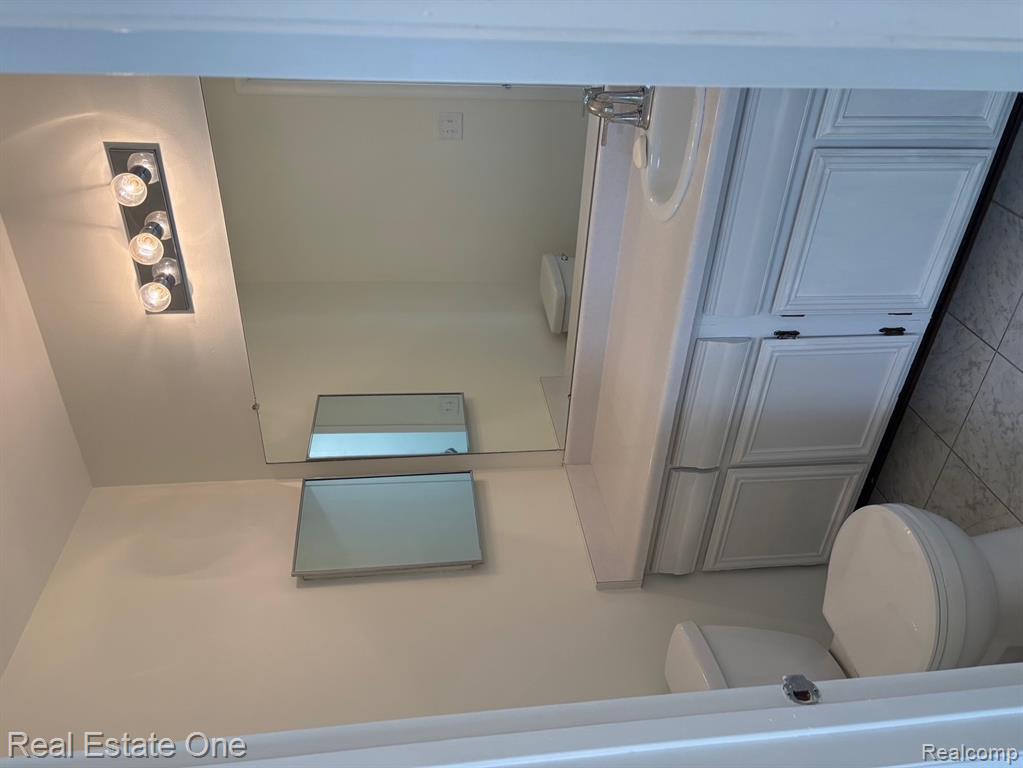 2961 Roundtree Drive, Troy, MI 48083 — Photo 18