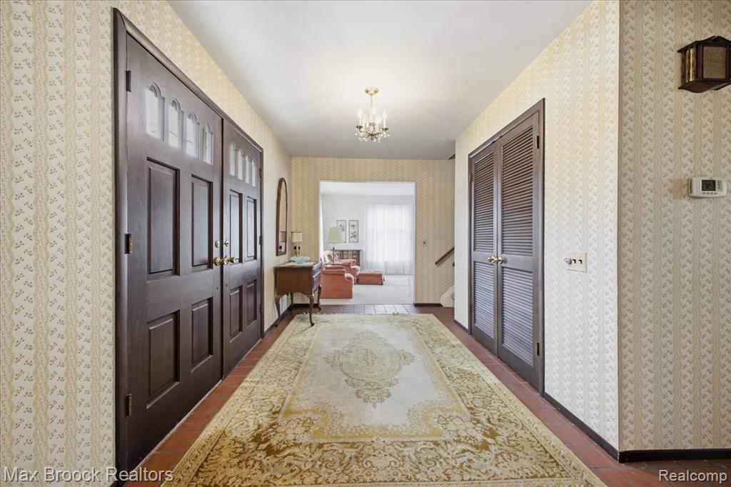 5956 Pinecroft Drive, West Bloomfield, MI — Photo 4
