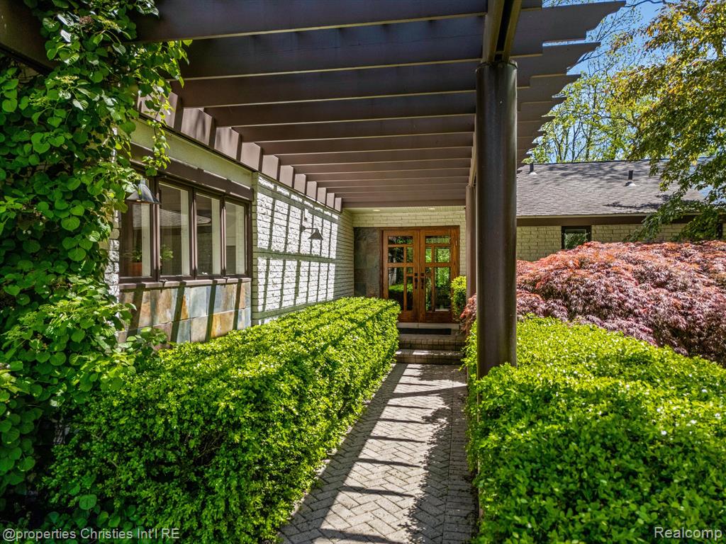 4640 Private Lake Drive, Bloomfield Hills, MI 48301 — Photo 3