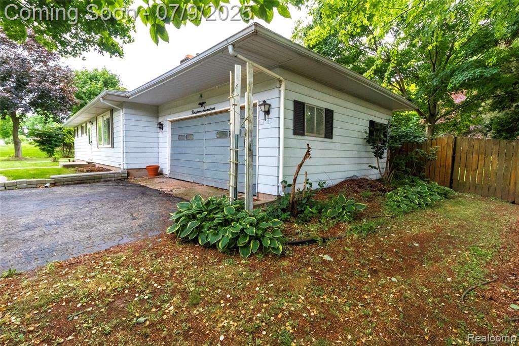 1917 Lochinvar Boulevard, Oakland, MI — Photo 30