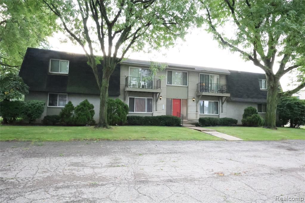 19820 W 12 Mile Road, Southfield, MI 48076