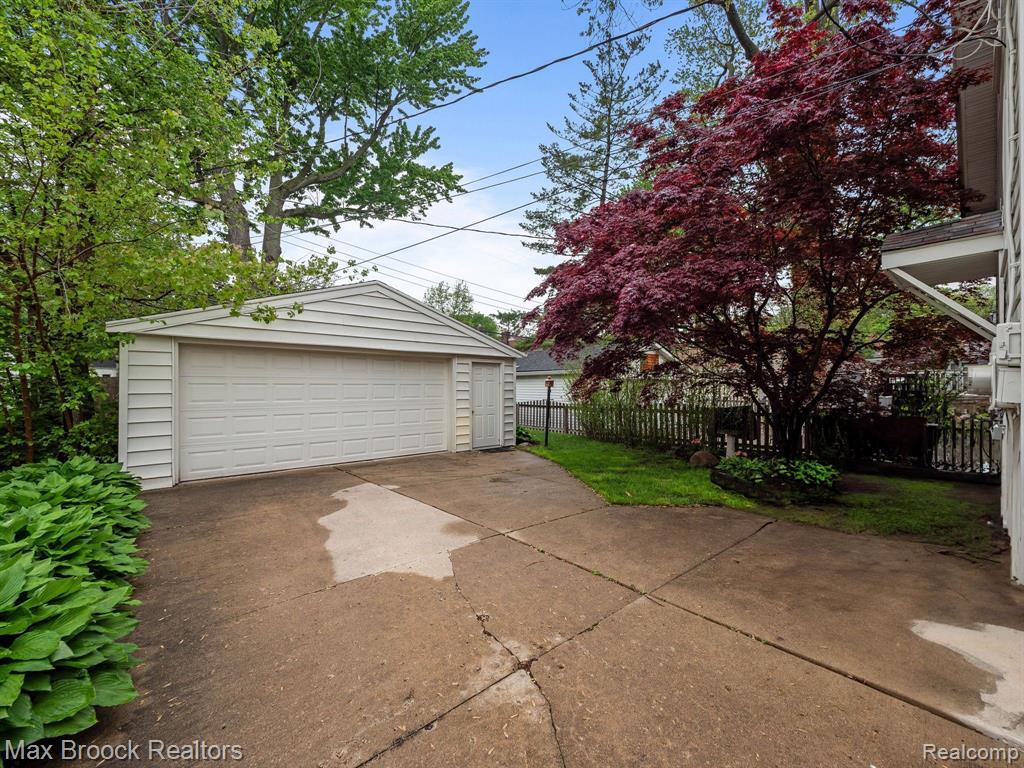 913 MAPLEGROVE Avenue, Royal Oak, MI 48067 — Photo 3