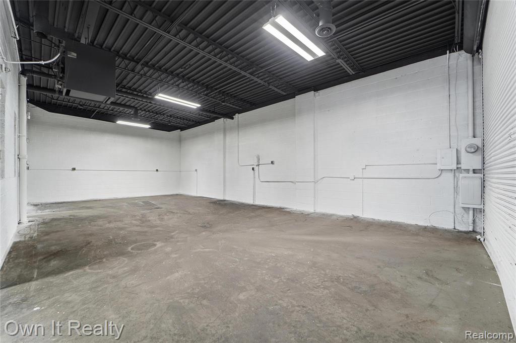 8866 Greenfield Road, Detroit, MI 48228 — Photo 10