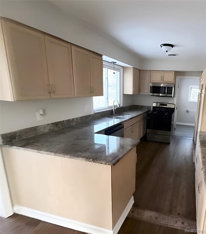 10426 Stark Road, Livonia, MI, 48150