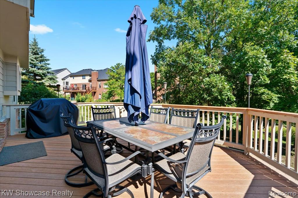 44847 Larkspur, Novi, MI 48377 — Photo 42