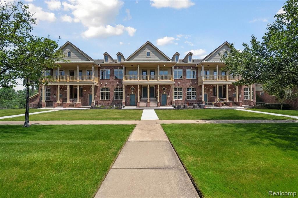 449 Village Drive, 181, Walled Lake, MI 48390 — Photo 2