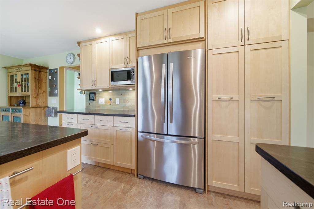 8135 Kimble Drive, Pinckney, MI 48169 — Photo 10