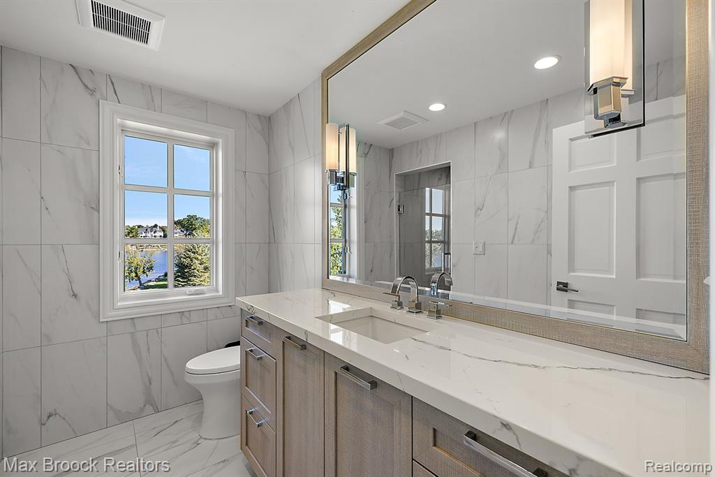 3251 W Shore Drive, Orchard Lake Village, MI 48324 — Photo 43