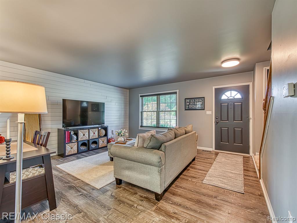 286 Waterlily, Whitmore Lake, MI 48189 — Photo 15
