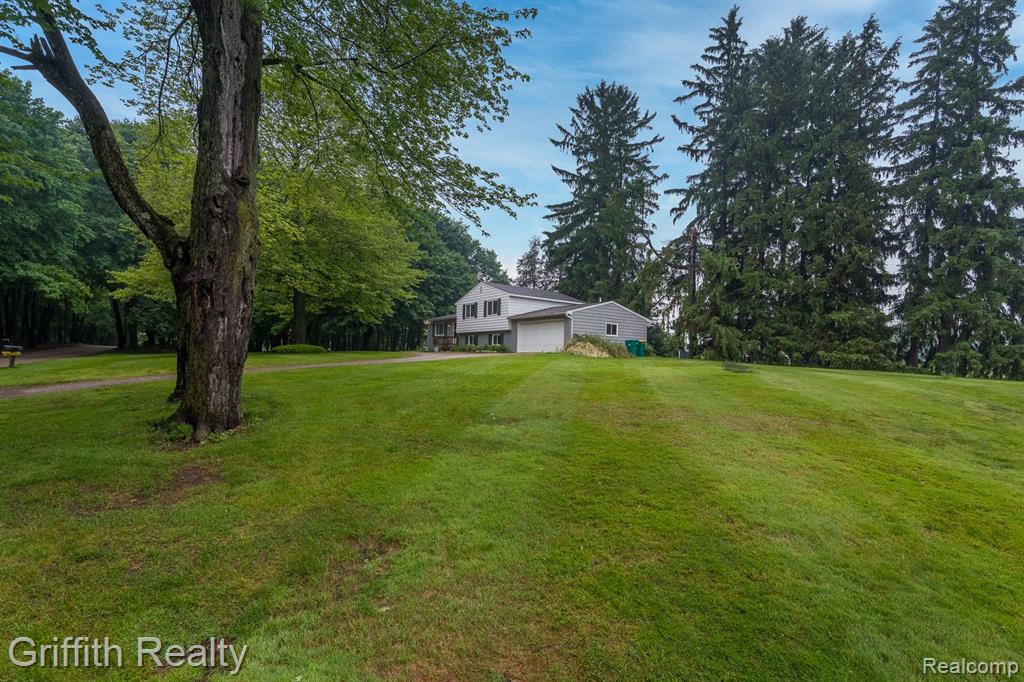 13557 Dunham Road, Hartland, MI 48353 — Photo 2