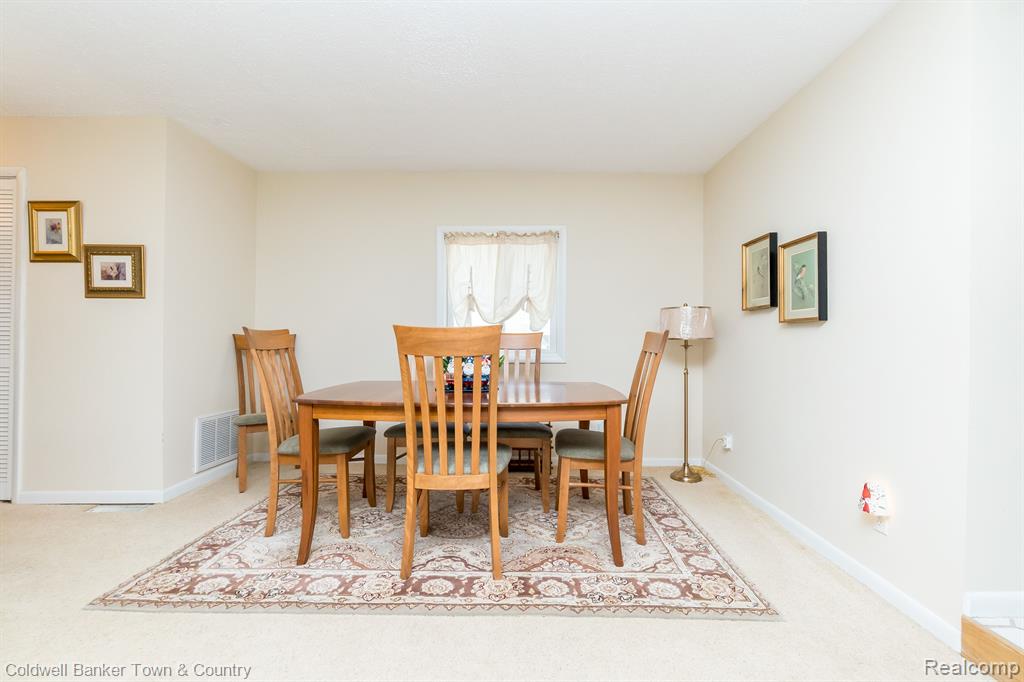 11702 TODDS Lane, Whitmore Lake, MI 48189 — Photo 9
