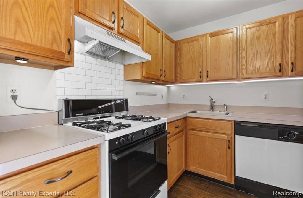 50451 Bay Run N, Chesterfield, MI 48047 — Photo 5