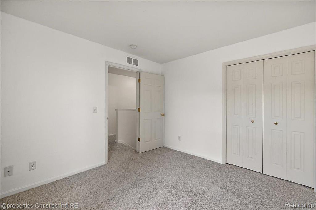 9773 RAVENSHIRE Drive, Ypsilanti, MI 48198 — Photo 26