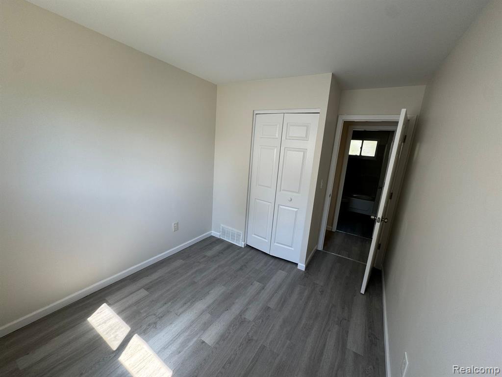 8684 PAIGE Avenue, Warren, MI 48089 — Photo 12
