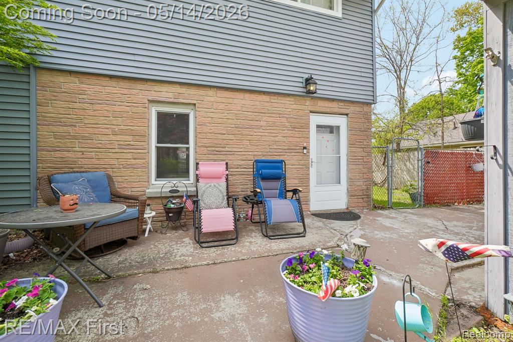 23041 Springbrook Drive, Farmington, MI 48336 — Photo 34
