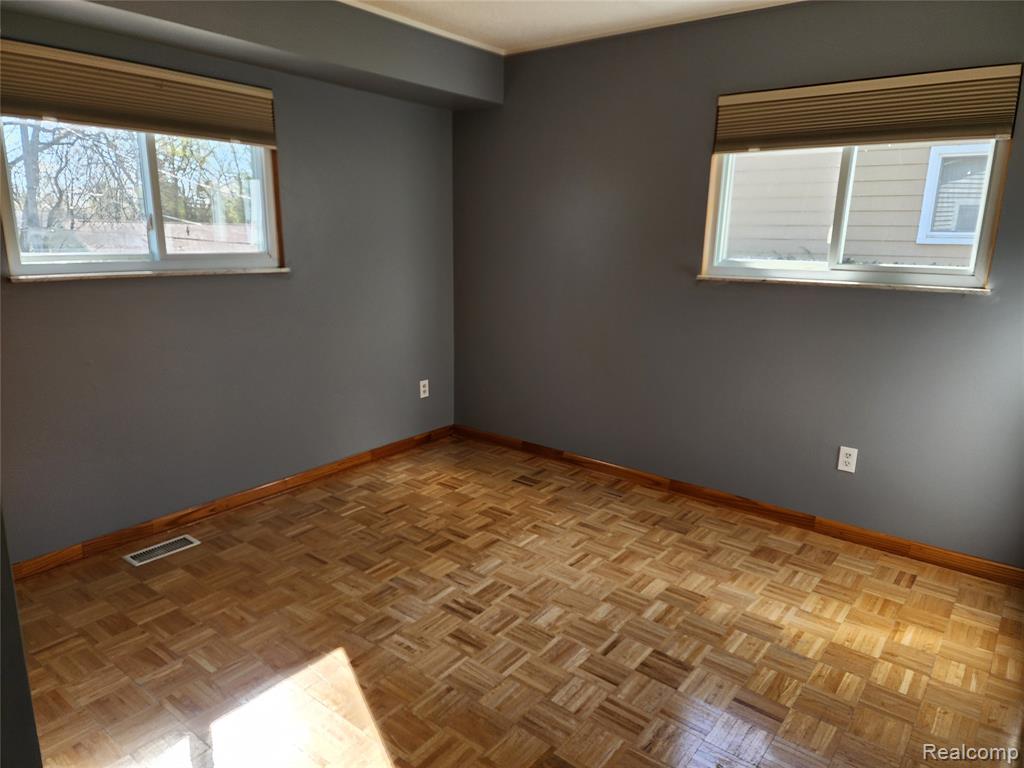 635 Sherry Drive, Lake Orion, MI 48362 — Photo 13