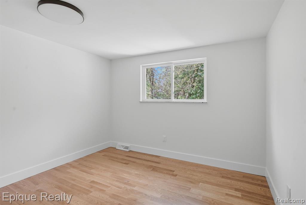 8315 Reese Road, Clarkston, MI 48348 — Photo 18
