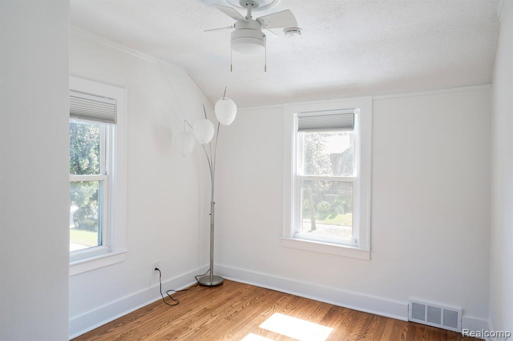 452 W Lewiston Avenue, Ferndale, MI 48220 — Photo 16
