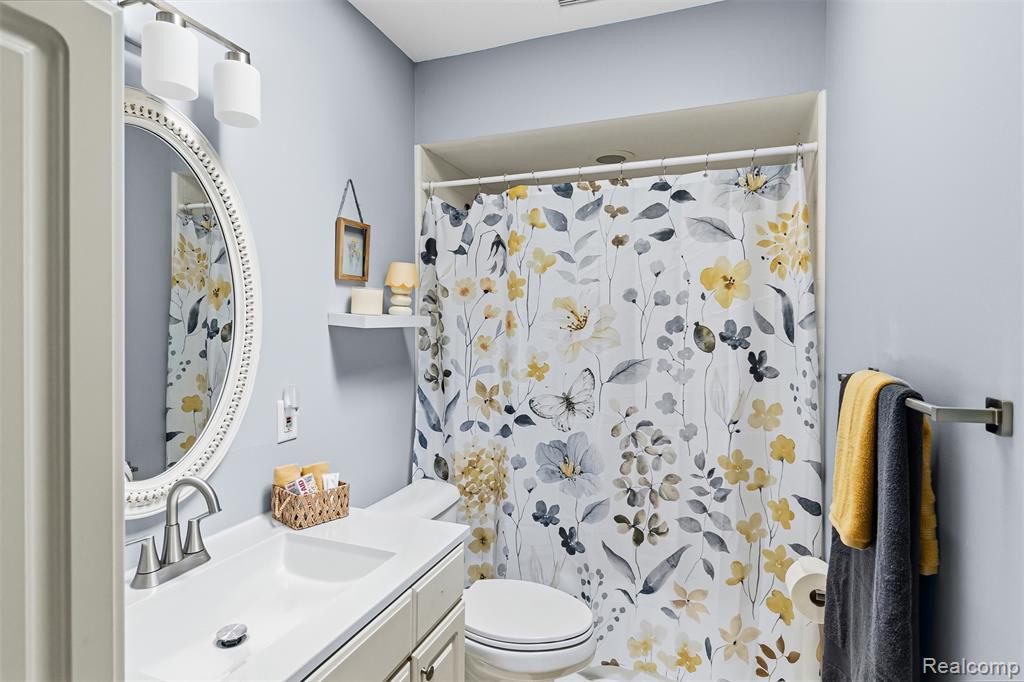 9641 Rolling Greens Drive, Pinckney, MI 48169 — Photo 23