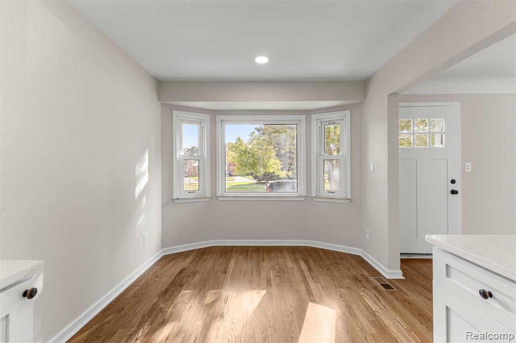 9306 Melbourne Avenue, Allen Park, MI 48101 — Photo 8